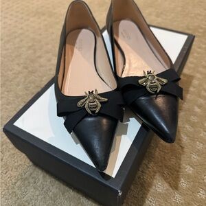 Gucci Leather Women’s Ballet Flats with Gold Bee Accent